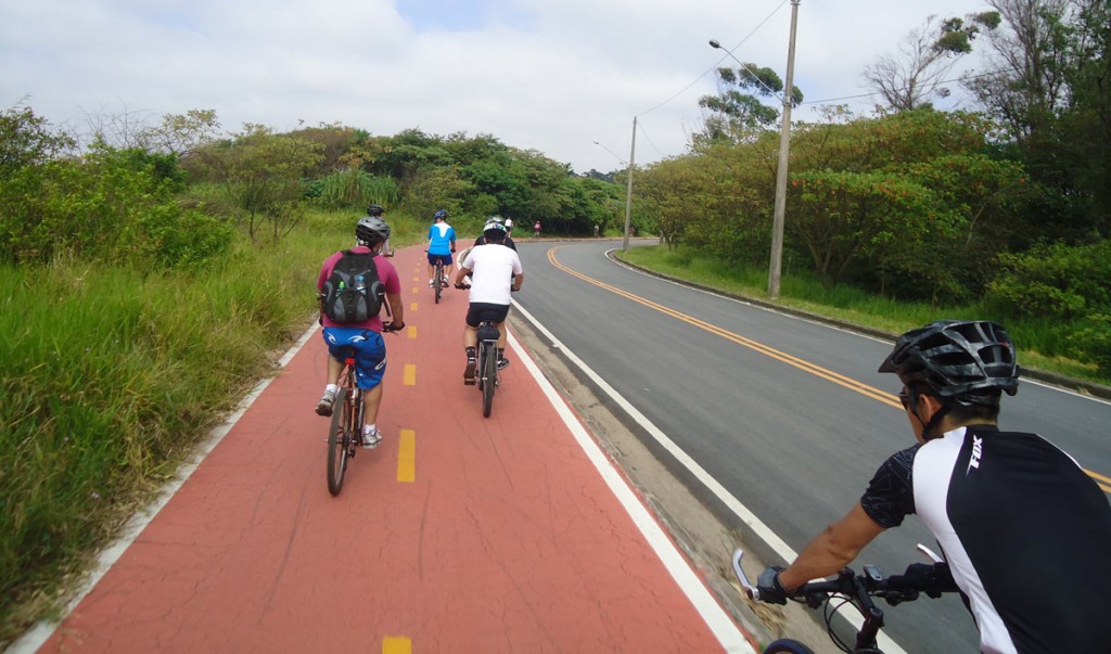 Treino dominical pelas (na época escassas) Ciclovias e Ciclofaixas de São Paulo, em abril de 2012