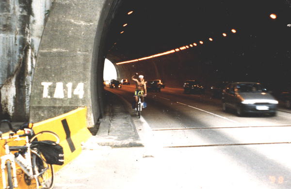 Pedalando na Imigrantes em 1998